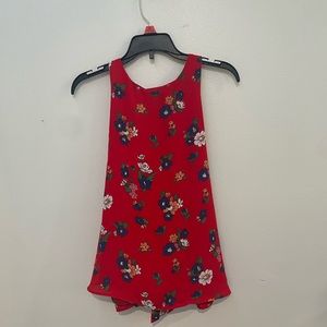Red flower tank top ~ Size Medium